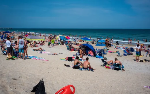 colleges in north carolina near the beach